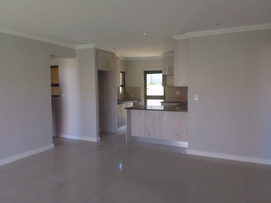 To Let 3 Bedroom Property for Rent in Winterstrand Eastern Cape